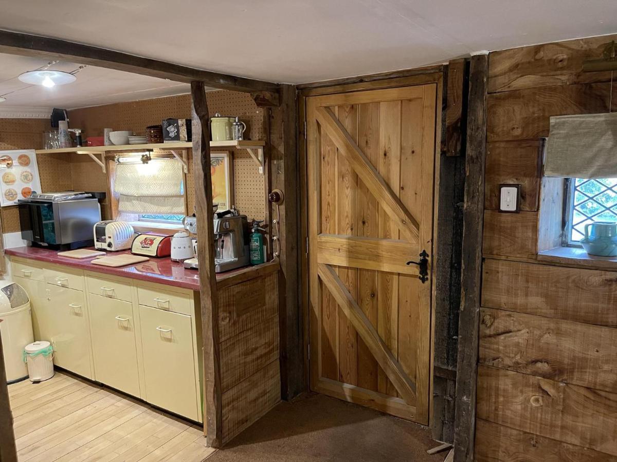 Remarkable Boultons Barn With Hot Tub Newton Abbot Exterior photo